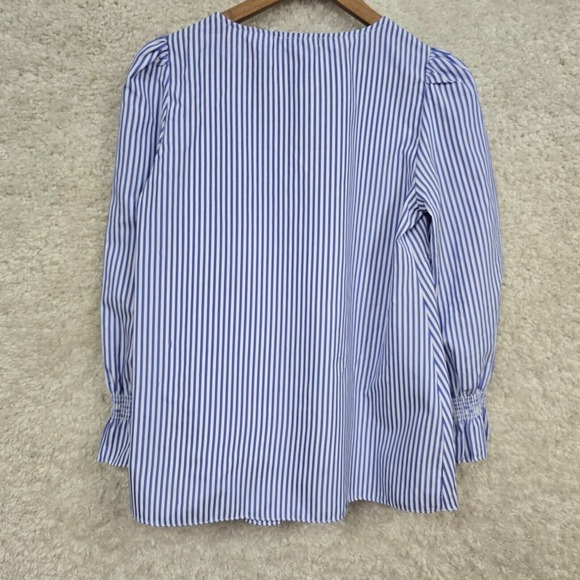 Tuckernuck Top Womens XS‎ Blue Stripe V-Neck Smocked Wrists Lightweight Nautical - Picture 8 of 15